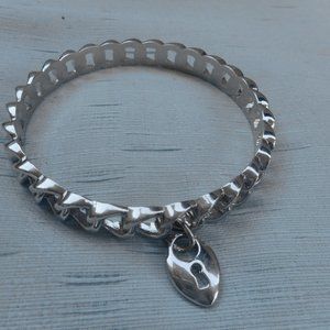 Graziano CN Moderne Unbendable Link Style Silver-Tone Bangle, Dangling Heart, 19
